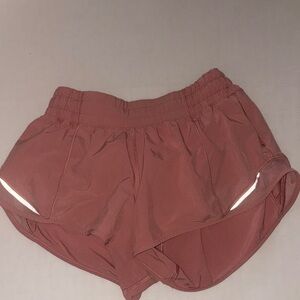 lululemon pink savanna Hotty hot low rise 2.5 inch shorts